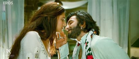 deepika padukone hot scene|Gehraiyaan to Ramleela: 15 Bollywood kissing scenes。